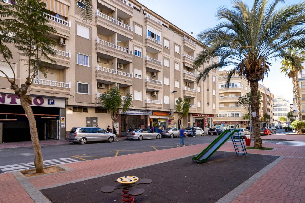 Apartamento Caballero De Rodas Torrevieja Exteriör bild