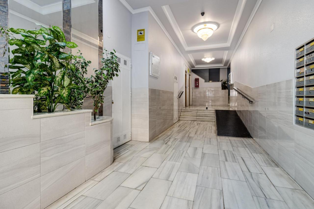 Apartamento Caballero De Rodas Torrevieja Exteriör bild