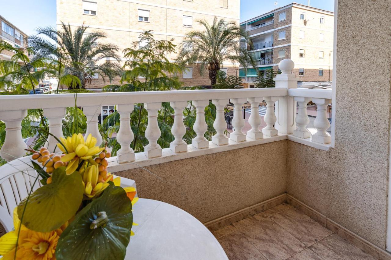 Apartamento Caballero De Rodas Torrevieja Exteriör bild